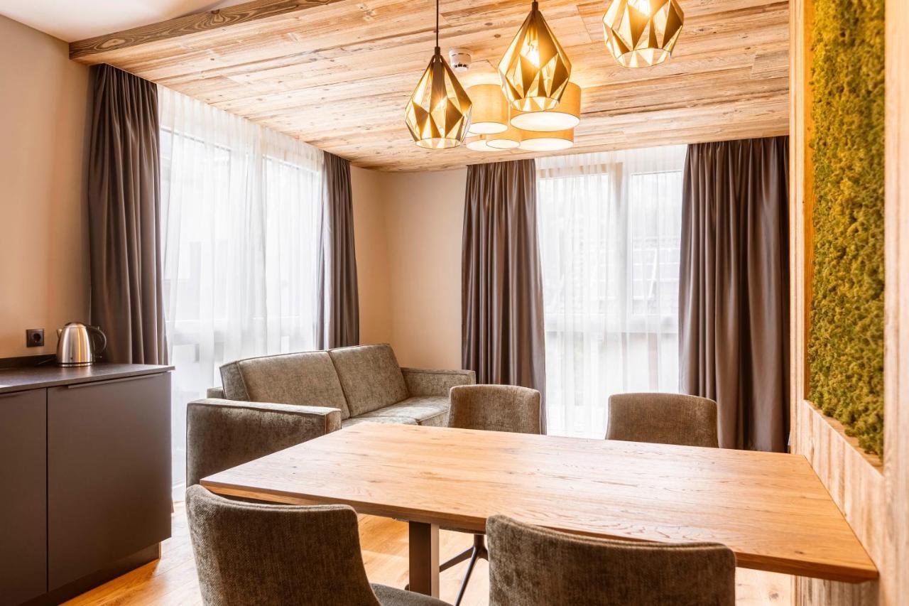Zillertal Suites Fuegen By Alps Resorts Exterior foto