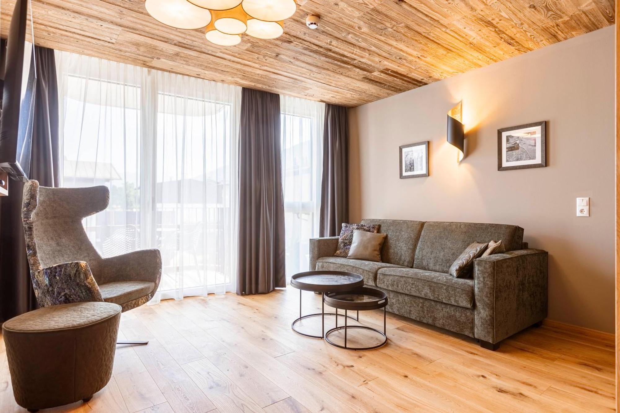 Zillertal Suites Fuegen By Alps Resorts Exterior foto